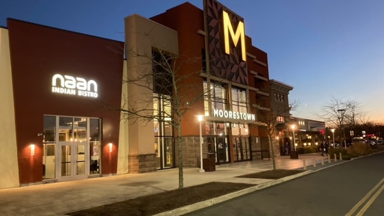 moorestown-mall-entrance