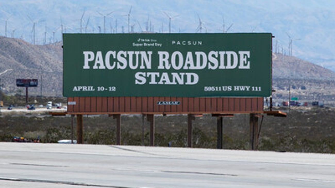 PacSun roadside stand 