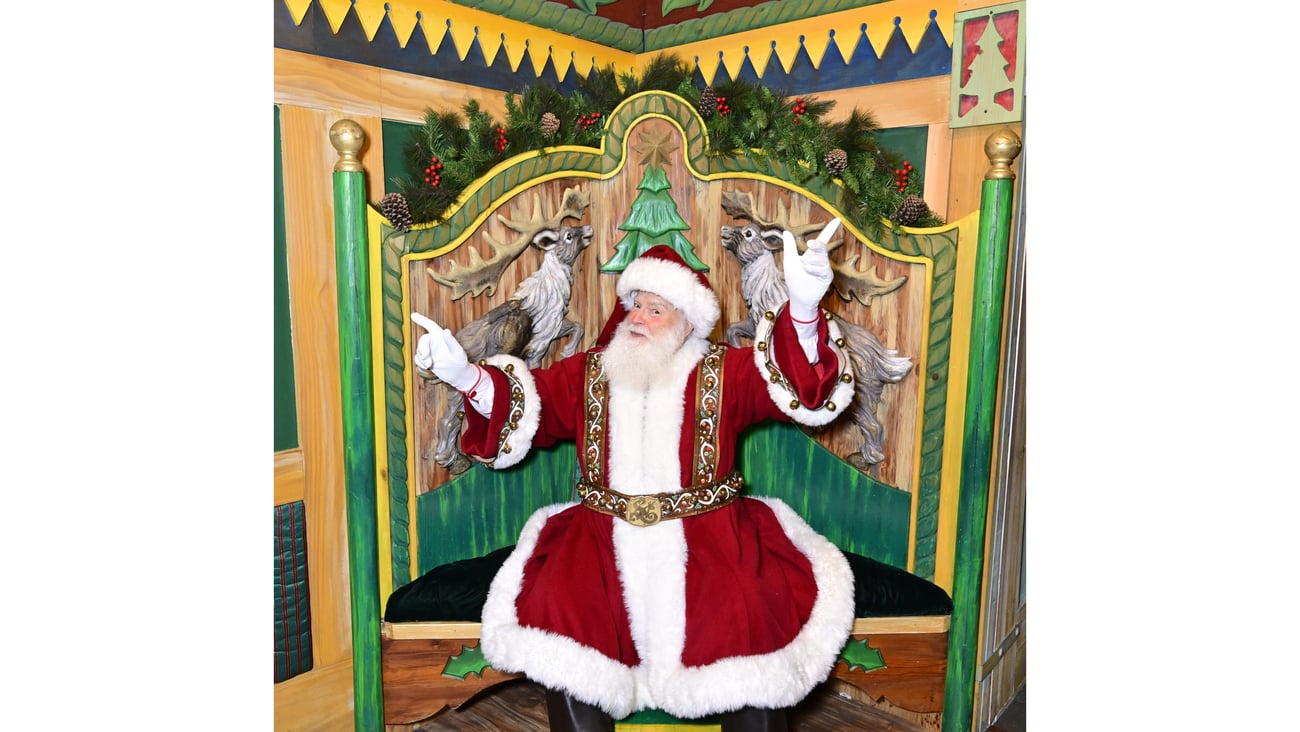 Macy's Santa tour