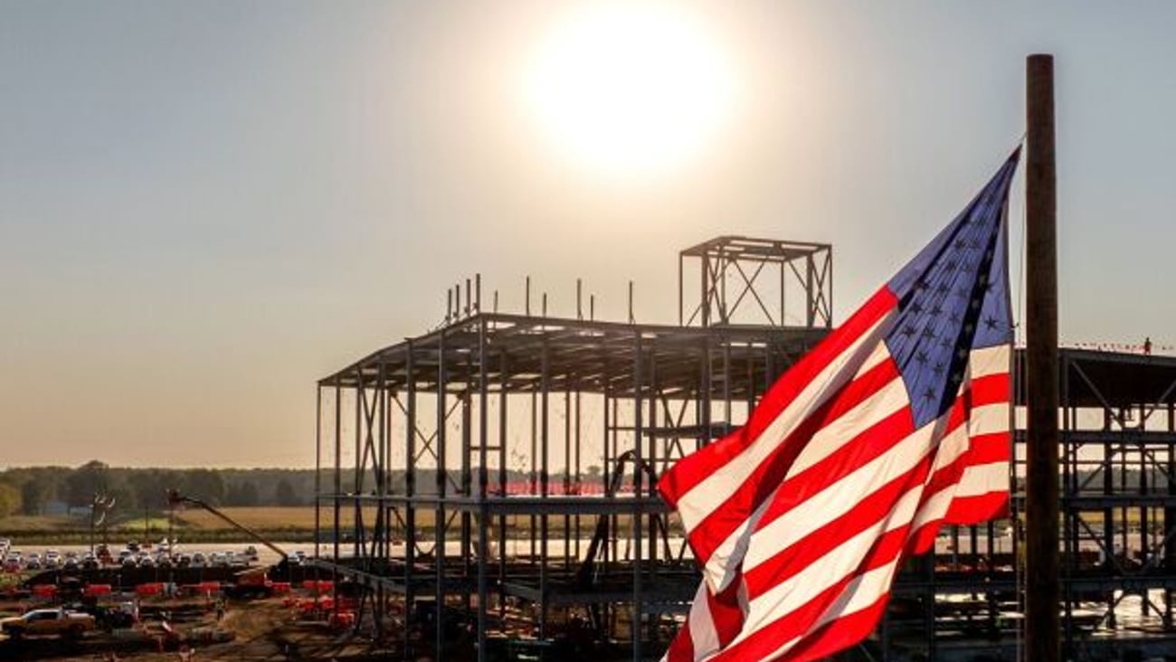 Amazon federal government data center construction