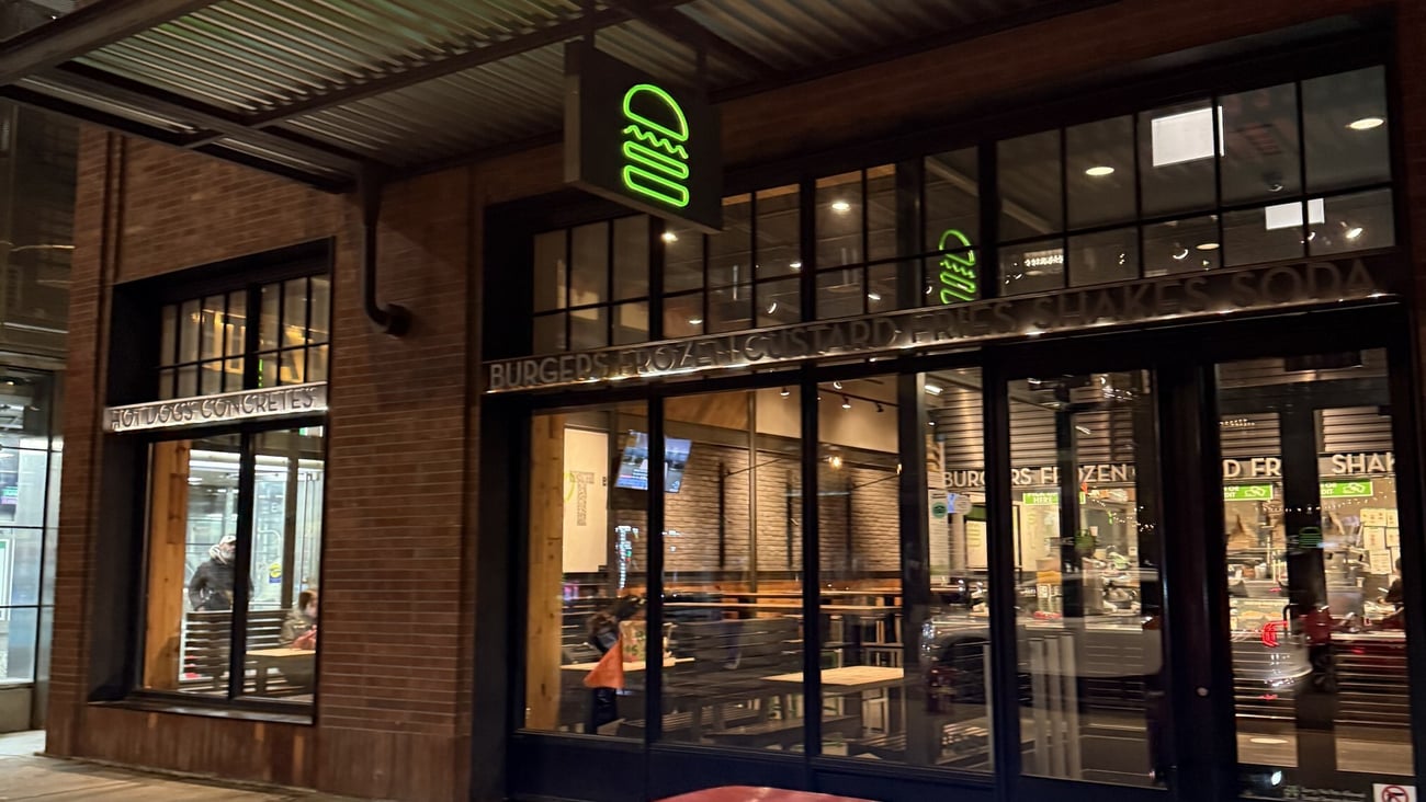 Shake Shack Coco delivery robot