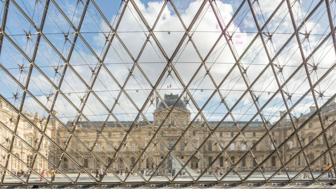 Louvre-pyramid