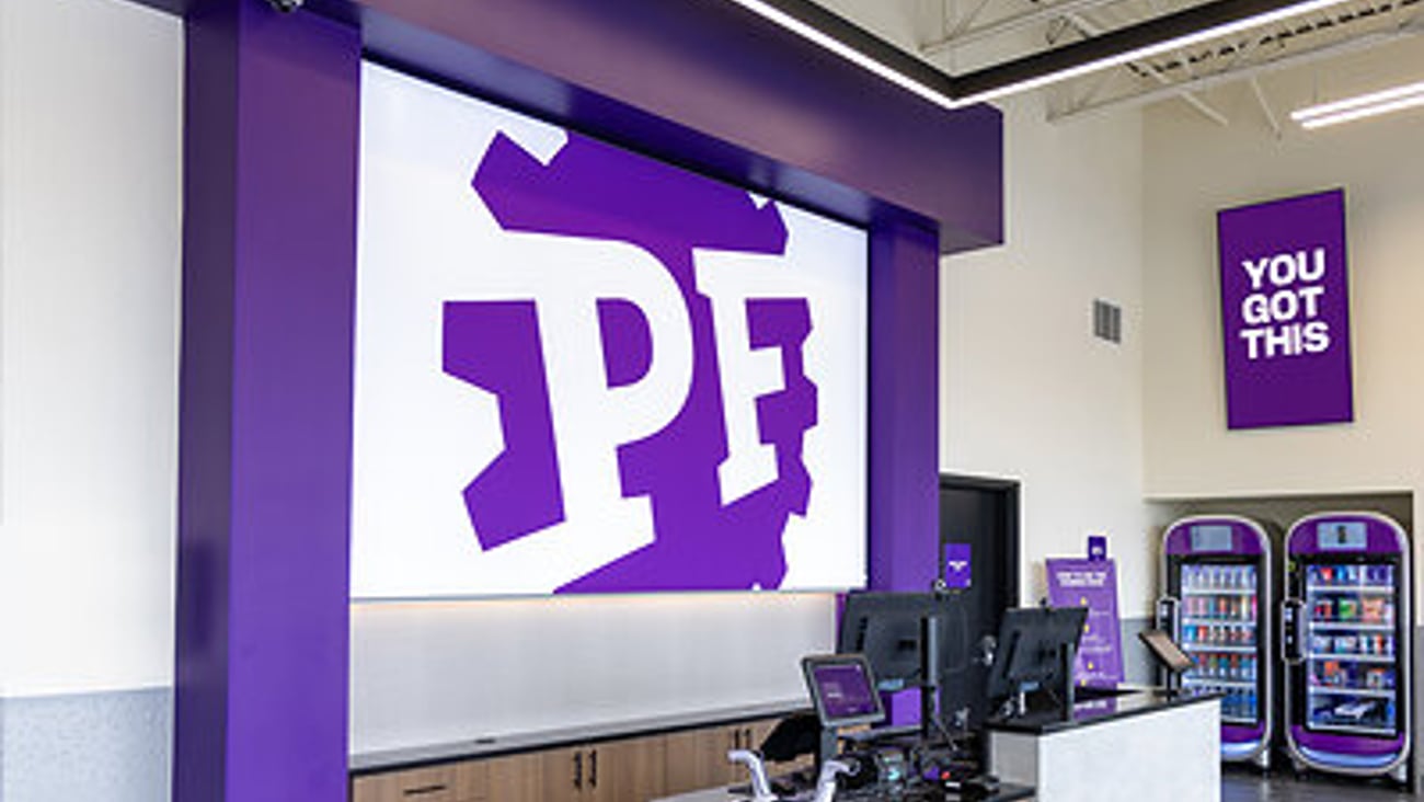 Planet Fitness lobby