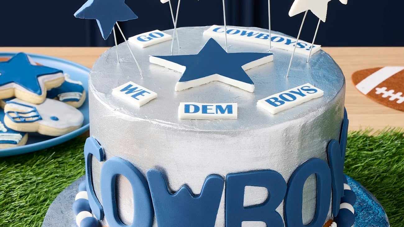 Michaels Dallas Cowboys cake