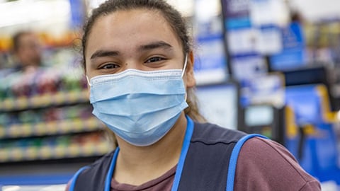 employee wearing face mask