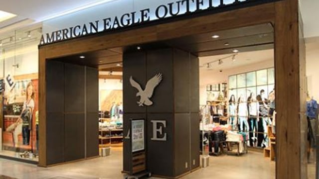 American Eagle Outfitters pulls guidance, warns of tough Q1