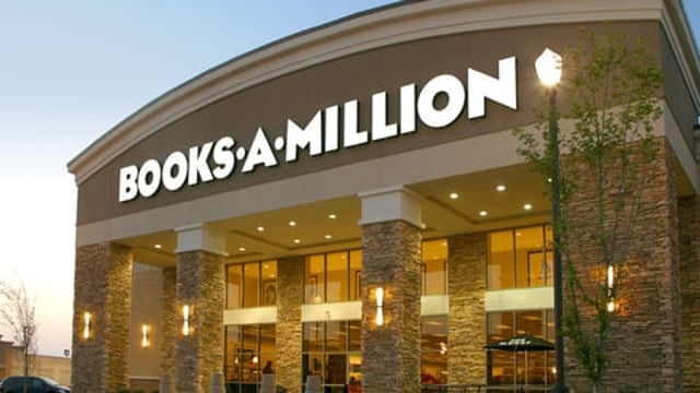 Books-A-Million promotes two real estate executives