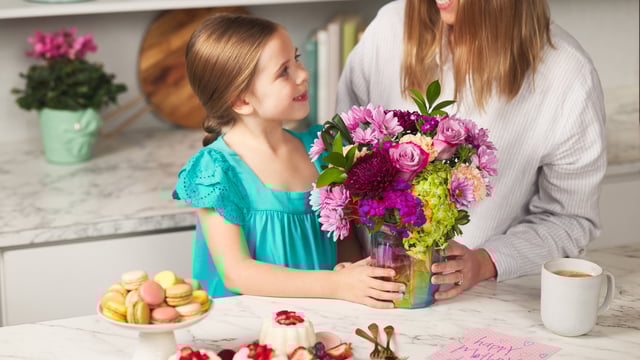 Albertsons, Instacart provide online Mother’s Day hubs