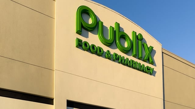 Publix shuffles executives as three officers retire