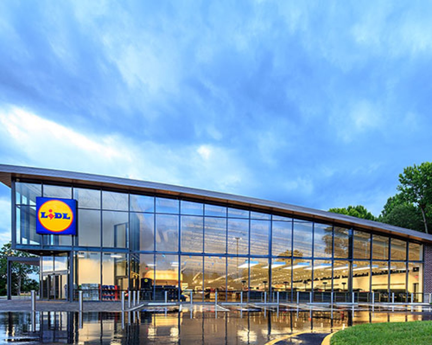 lidl storefront