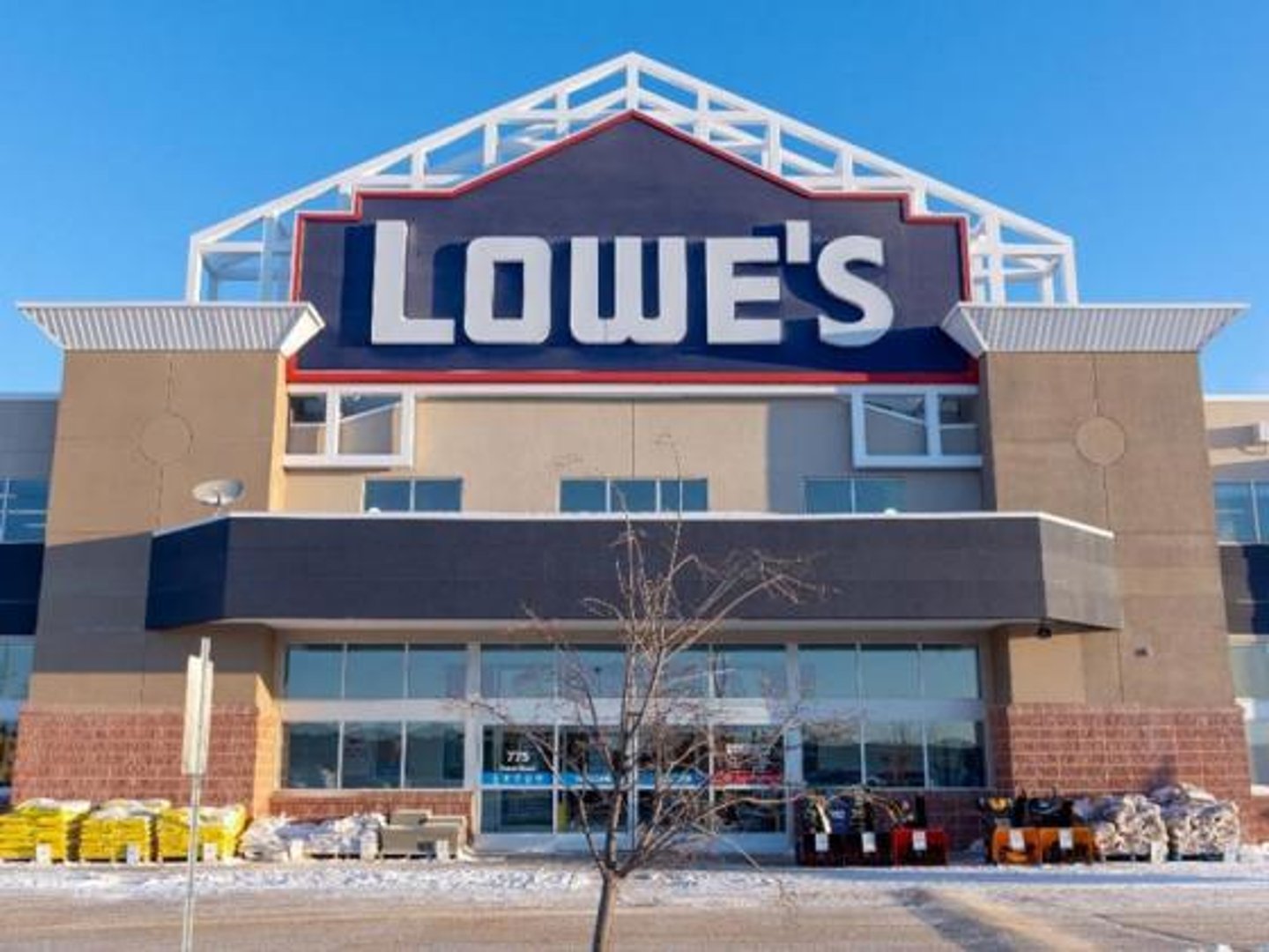 Lowe's storefront