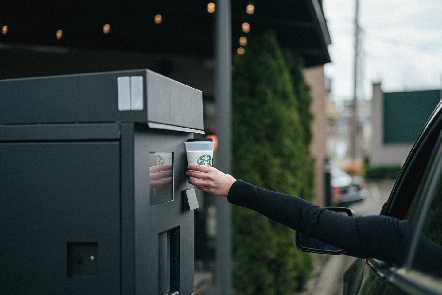 Starbucks reusable cup kiosk