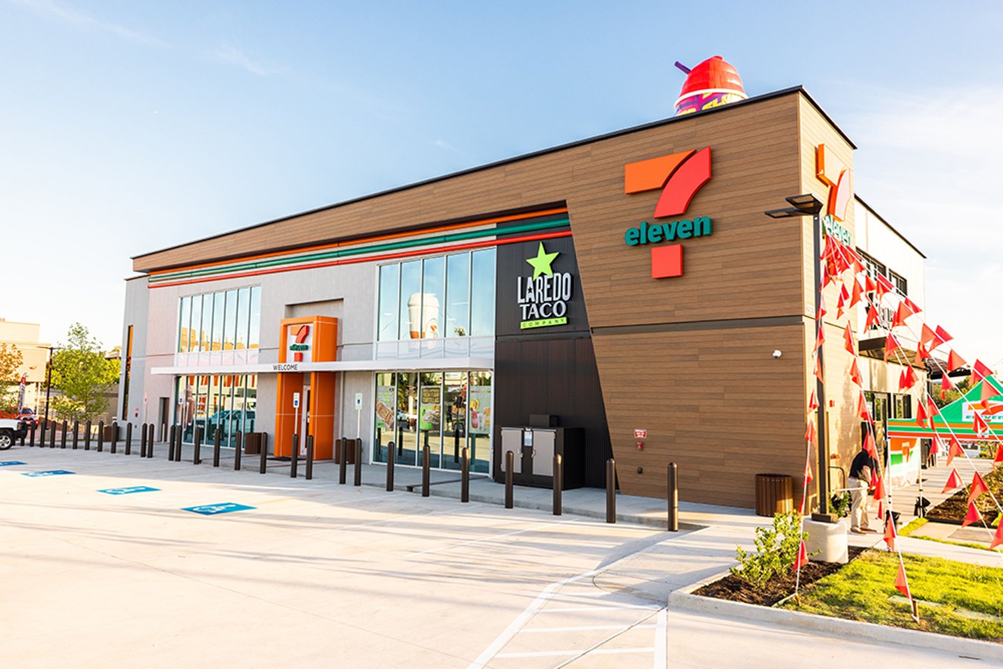 7-Eleven has opened its ninth “evolution” store concept, in Dallas.