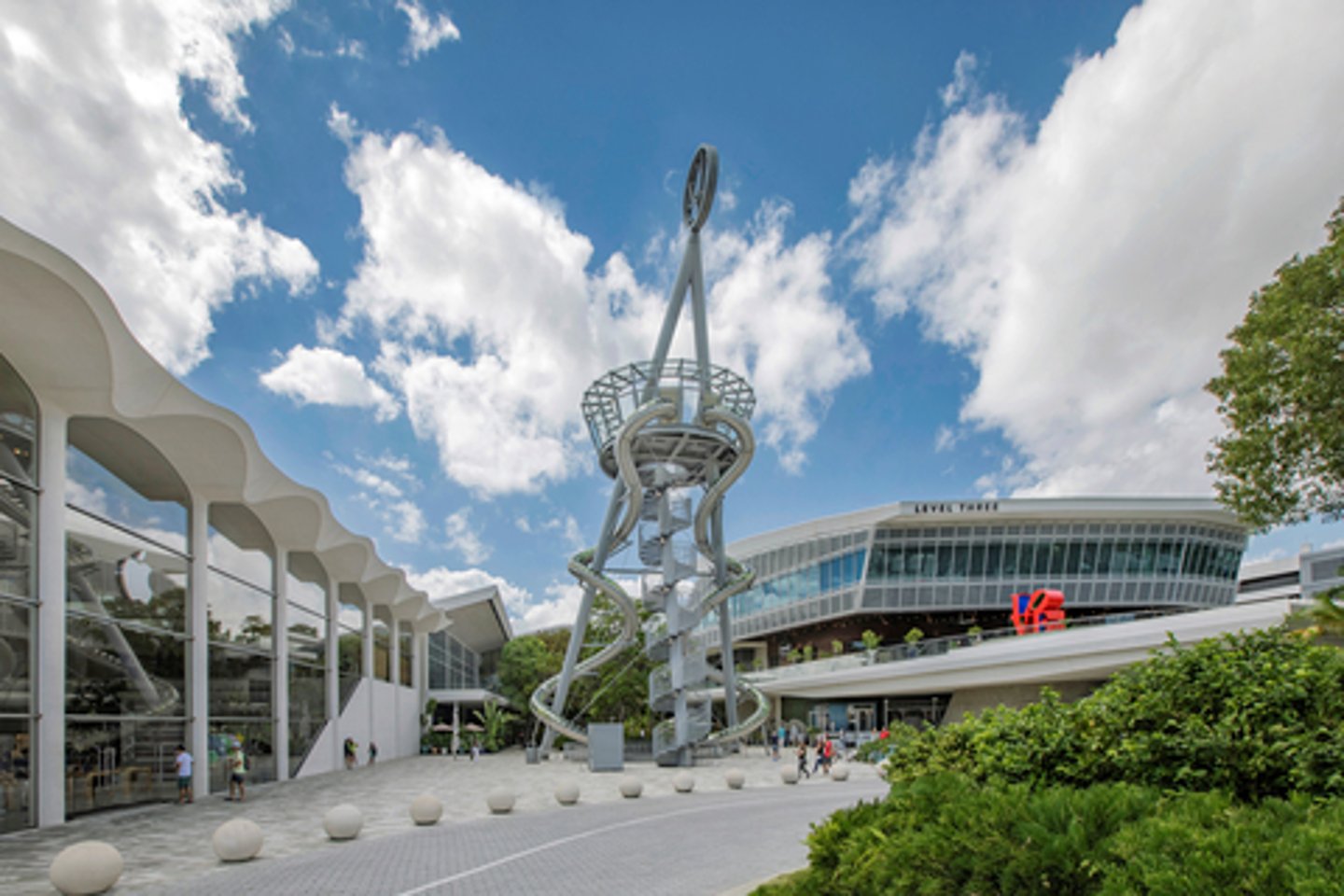 Aventura Mall features more than 300 stores. (Photo: Business Wire)