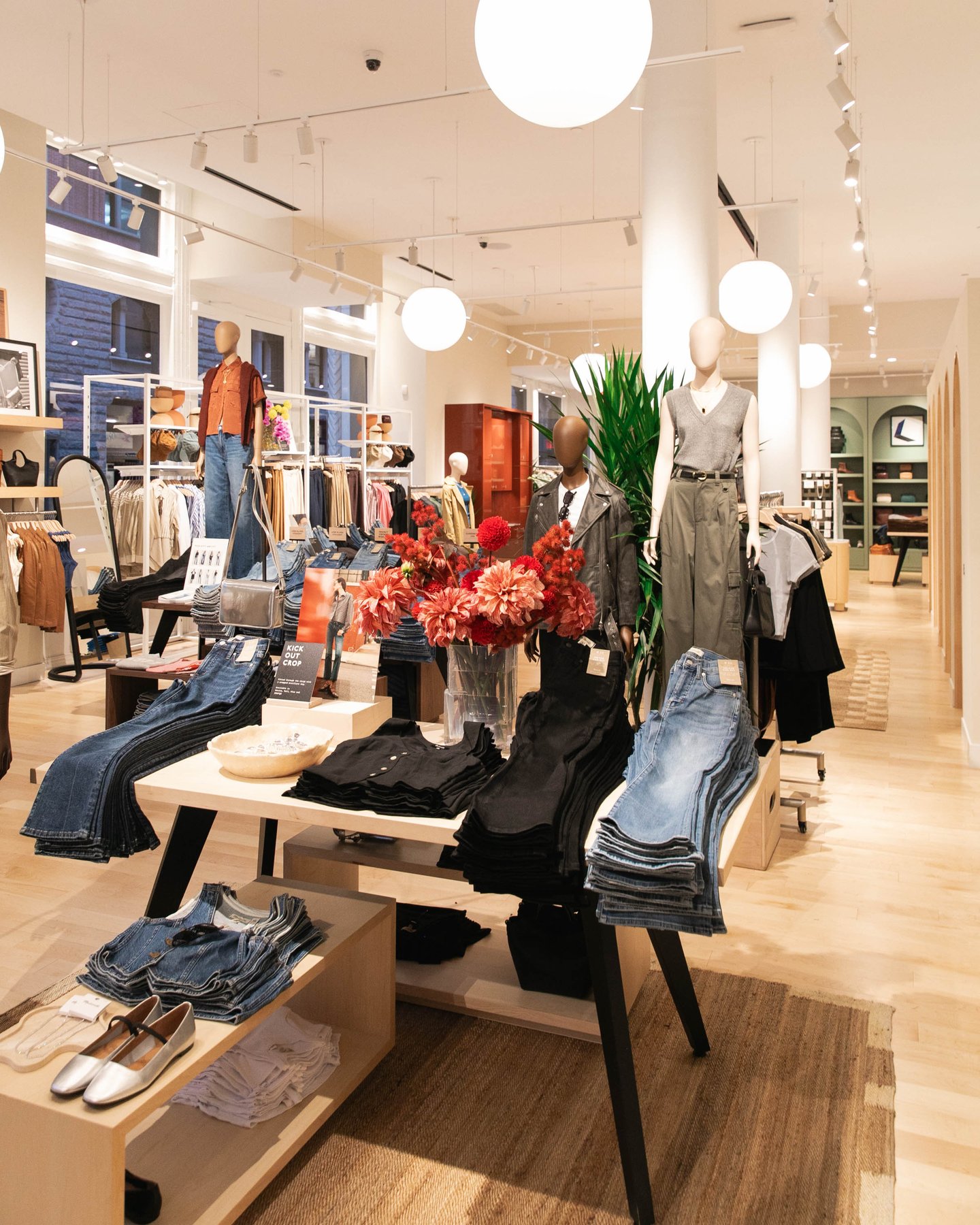 Madwell, 156 Fifth Avenue New York, N.Y. (Photos courtest of Madewell)