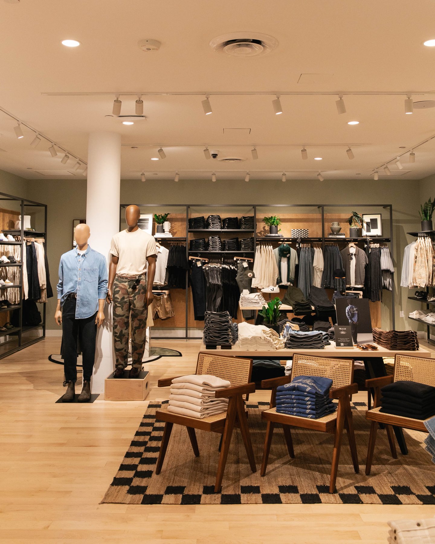 Madwell, 156 Fifth Avenue New York, N.Y. (Photos courtest of Madewell)