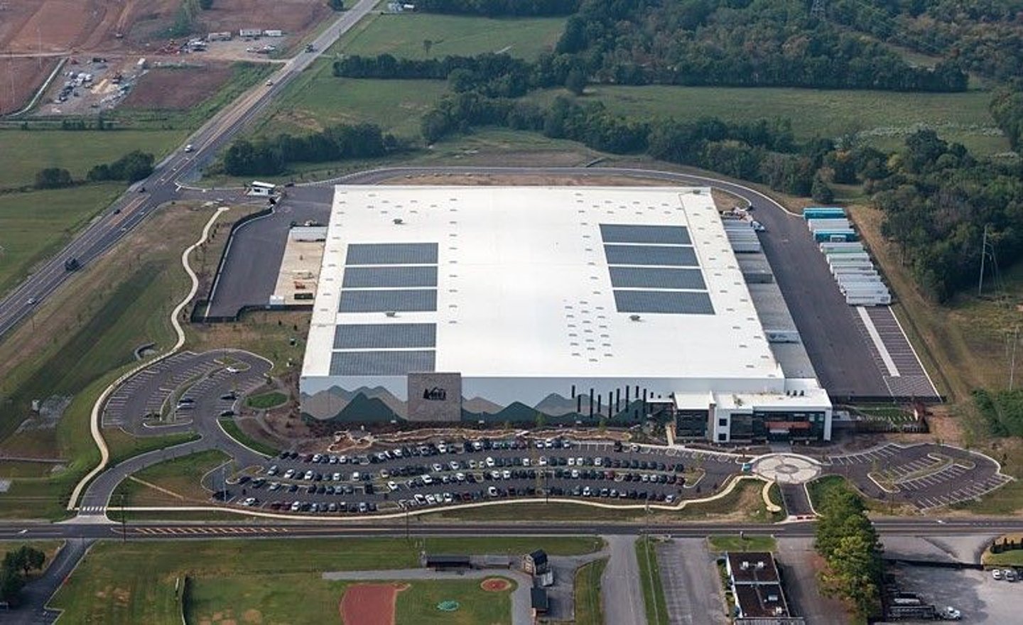 REI Lebanon, TN distribution center (Photo credit Al.Neyer)