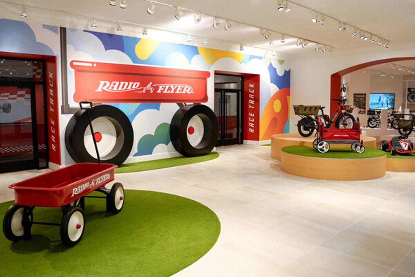 Radio Flyer, Woodfield Mall, Schaumburg, Ill.