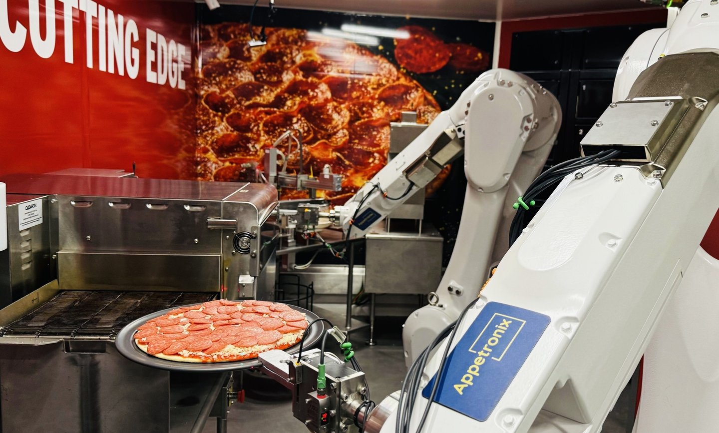 Donatos Pizza kitchen robot