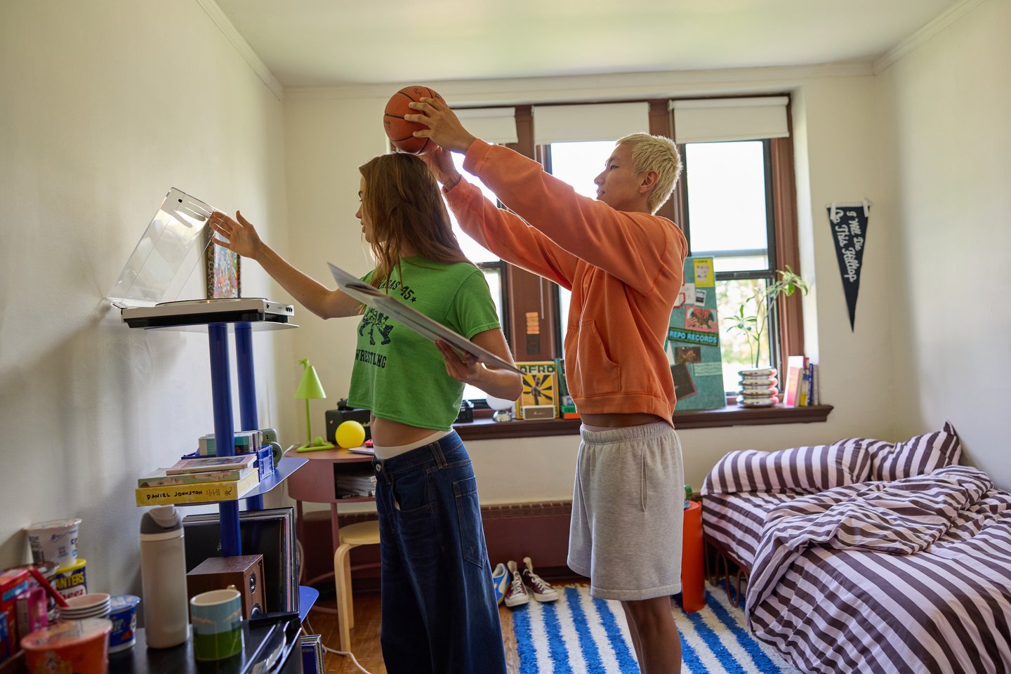 Urban Outfitters HGTV Dream Dorm Makeover Contest