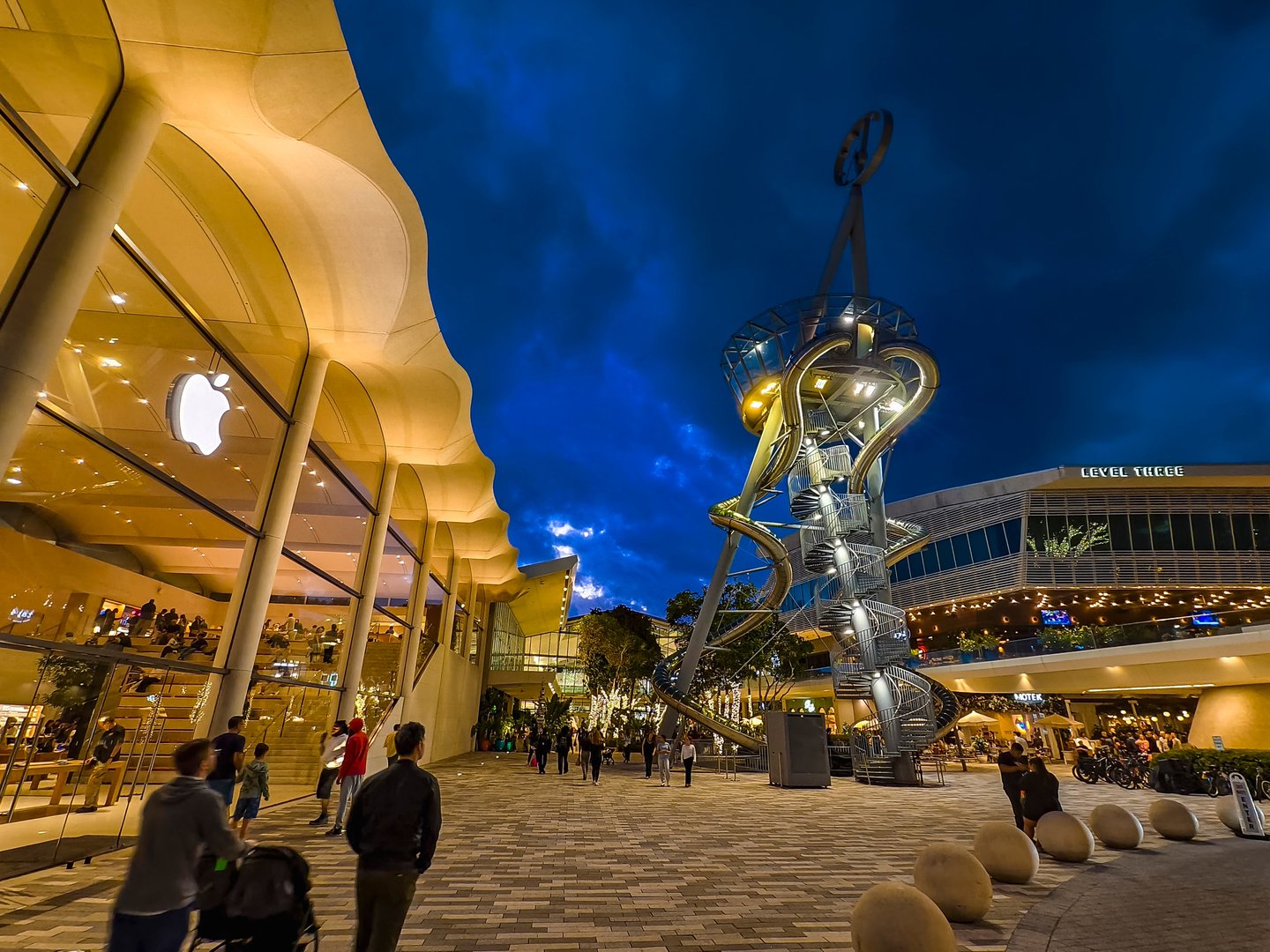 aventura mall - shutter