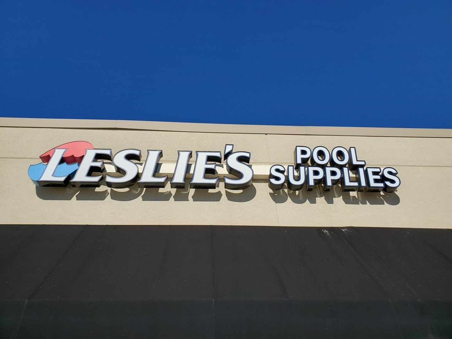 Leslie's