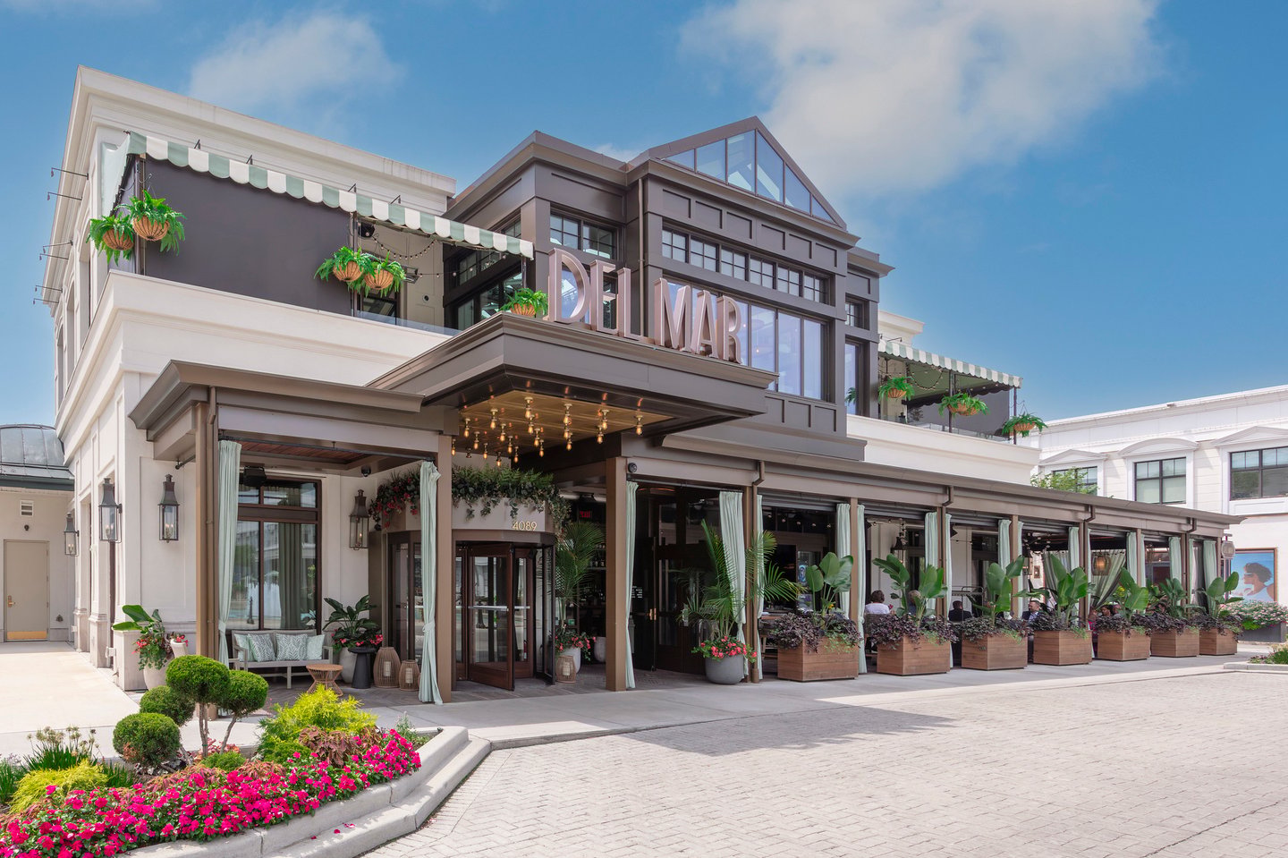 Easton - Del Mar