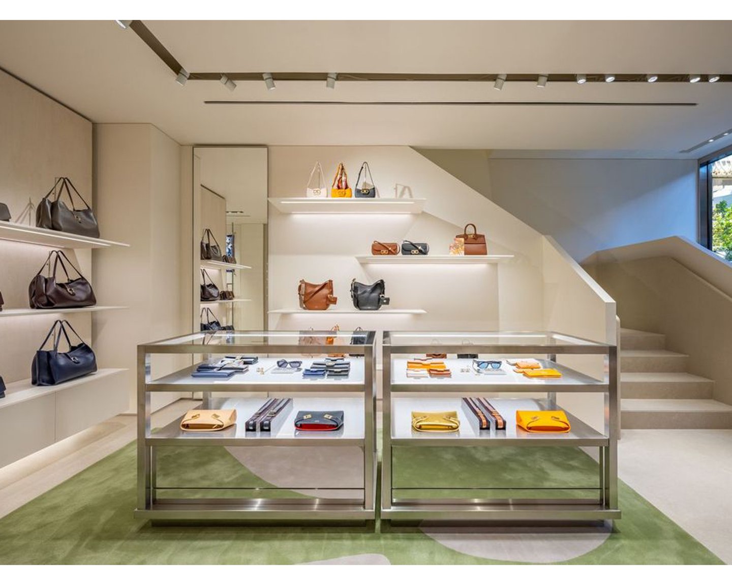 Ferragamo Royal Hawaiian Center