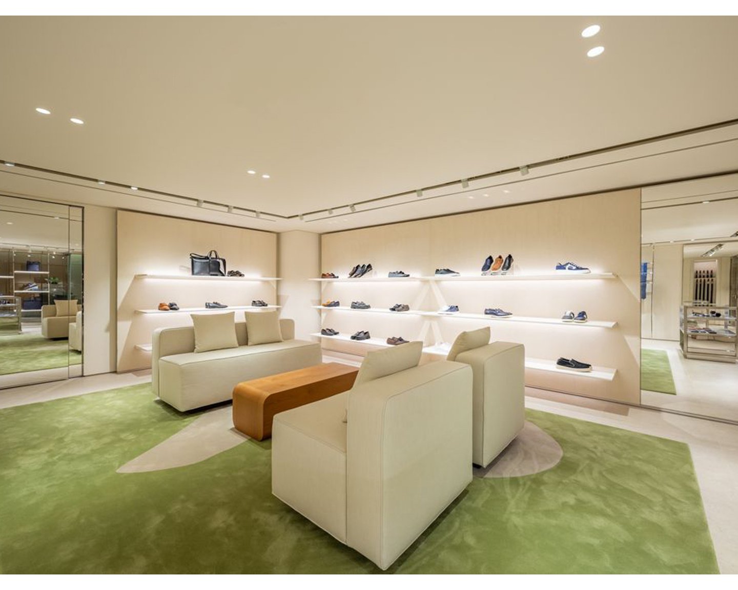 Ferragamo Royal Hawaiian Center