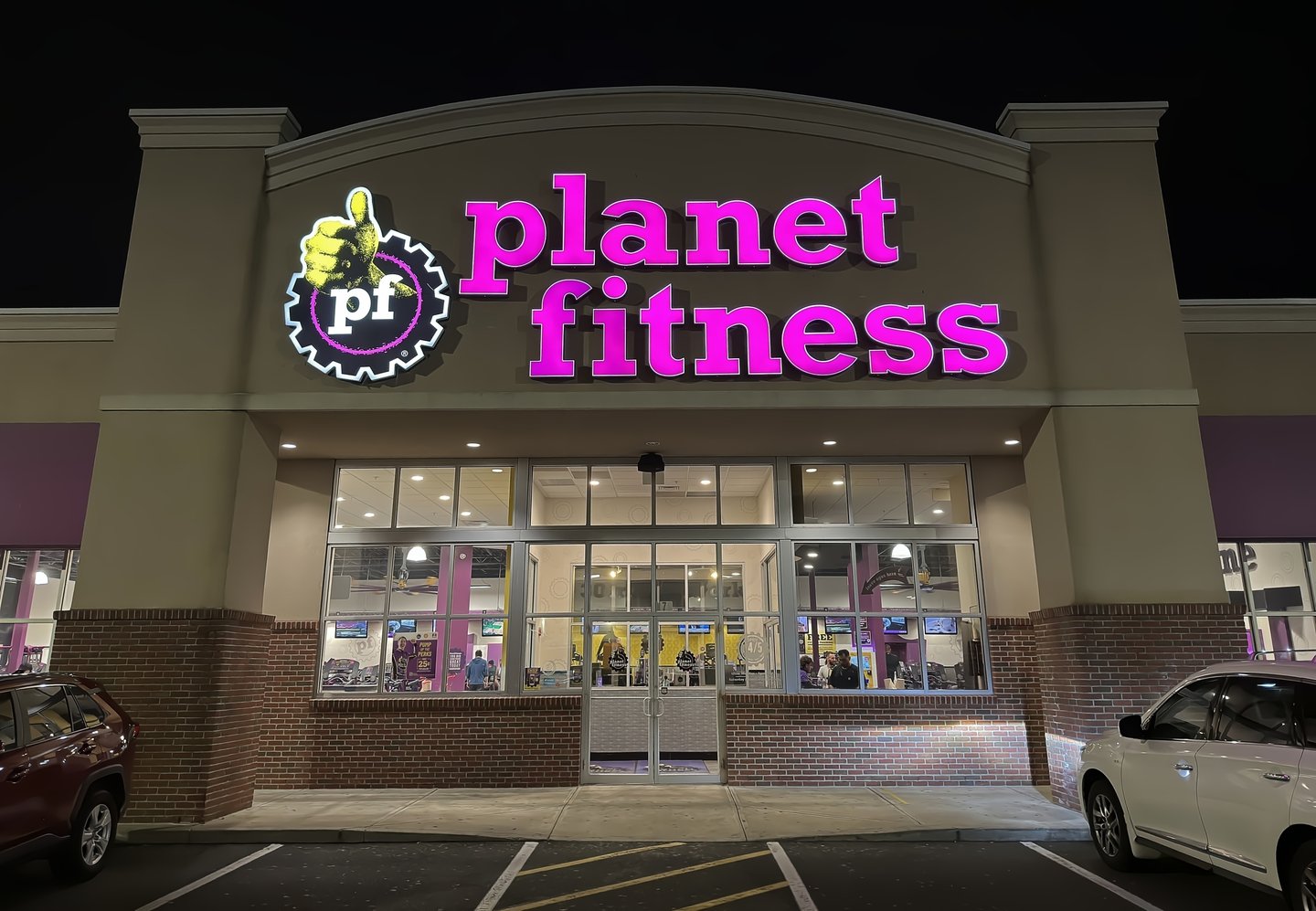 Planet Fitness storefront