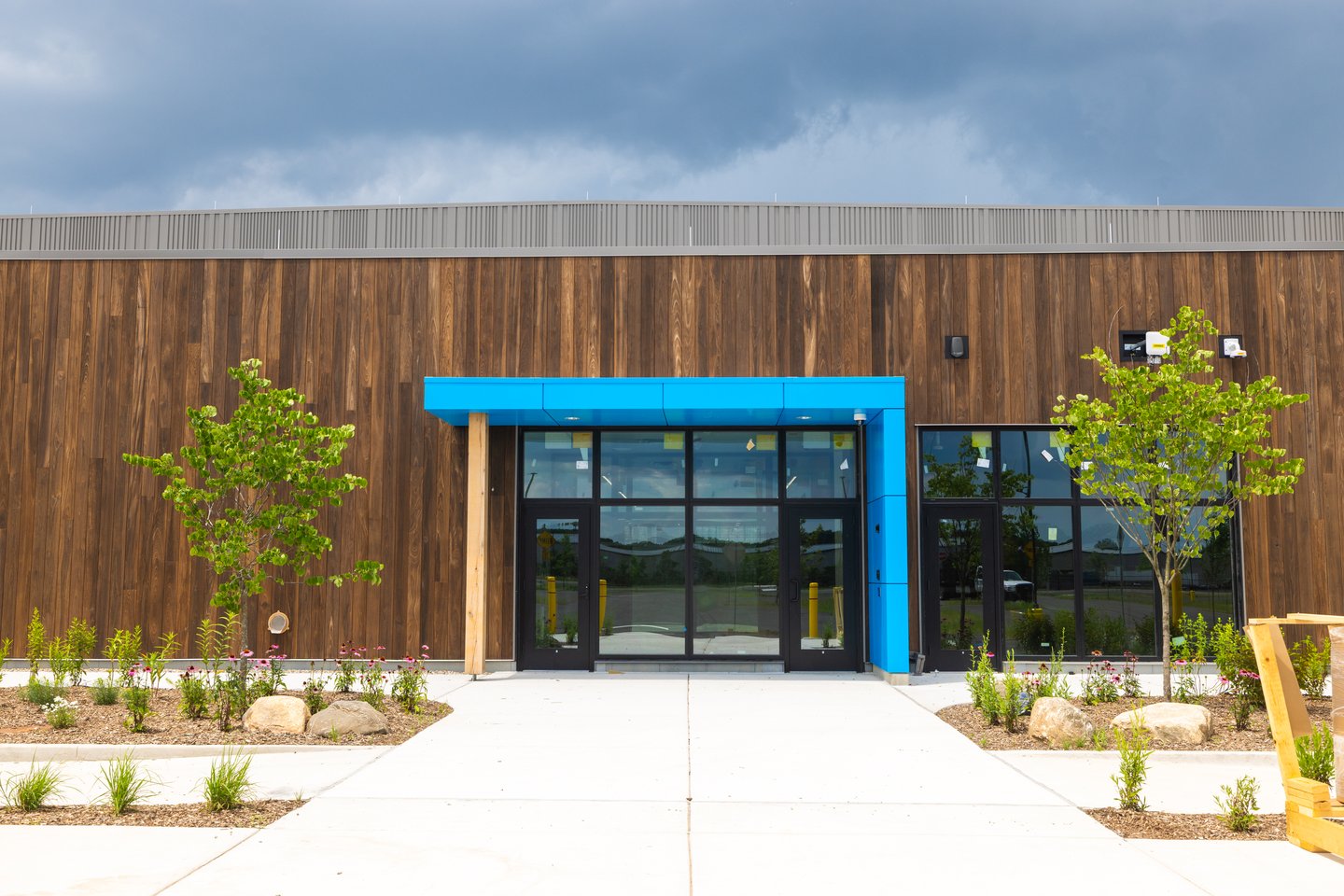 Amazon wooden delivery station exterior (Photo: Amazon).