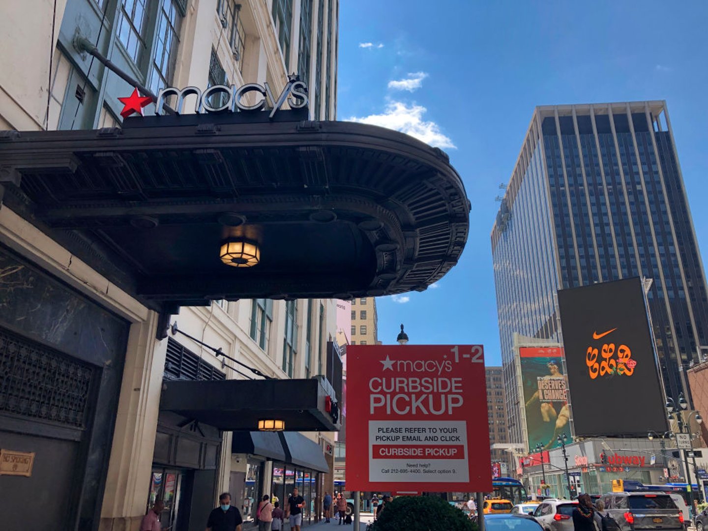Macy's curbside