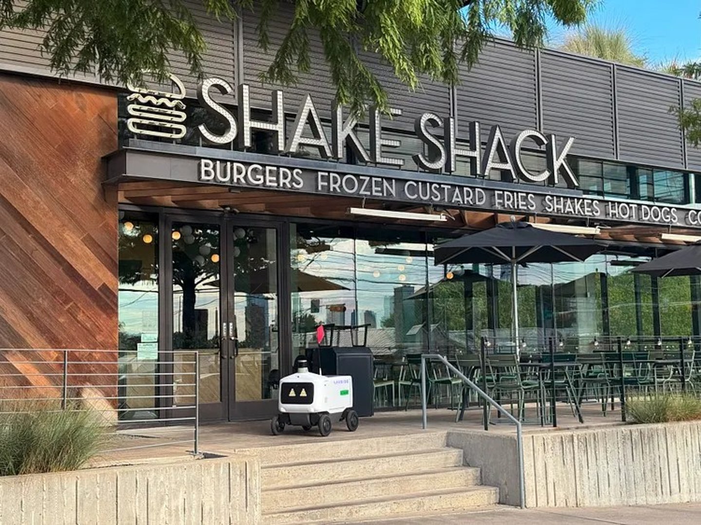 Shake Shack with Avride robot