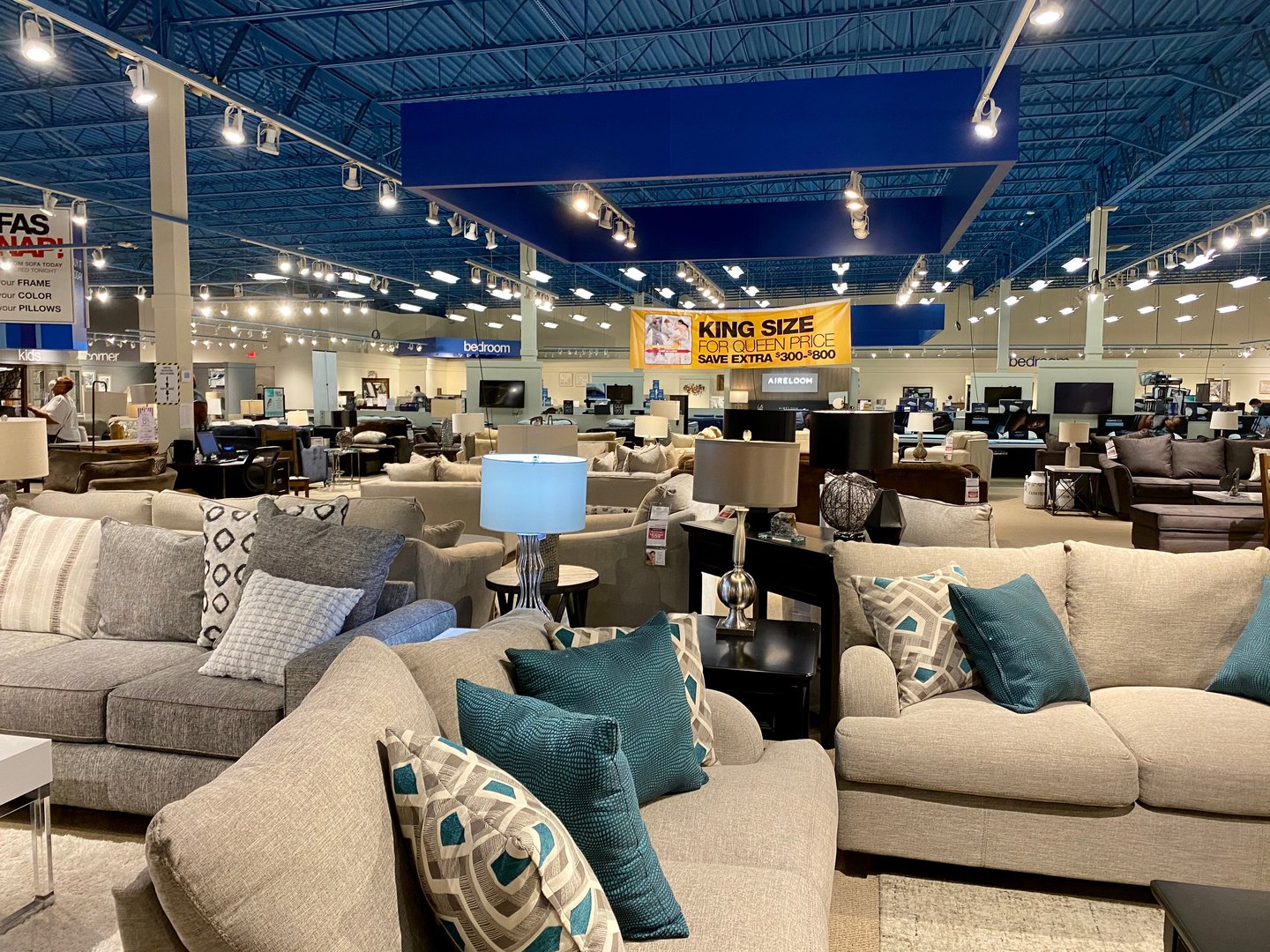 Gardner White store interior (Photo: Jam1 Productions)