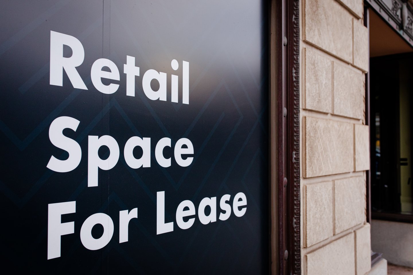 FOR LEASE sign