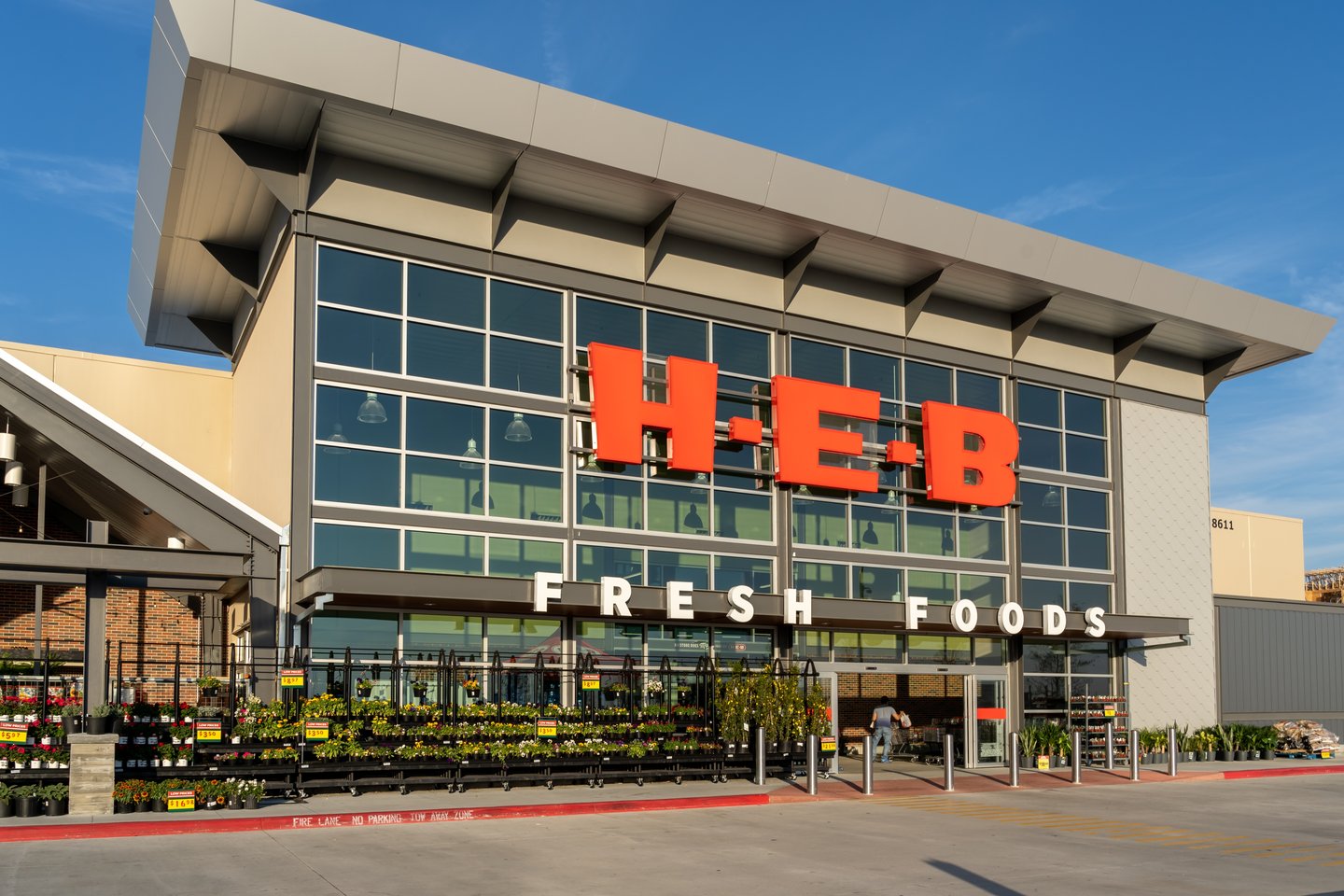 H-E-B - shutter