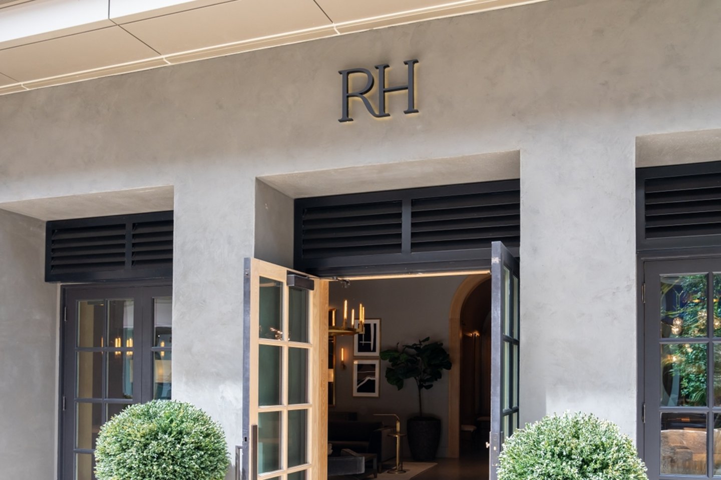 RH