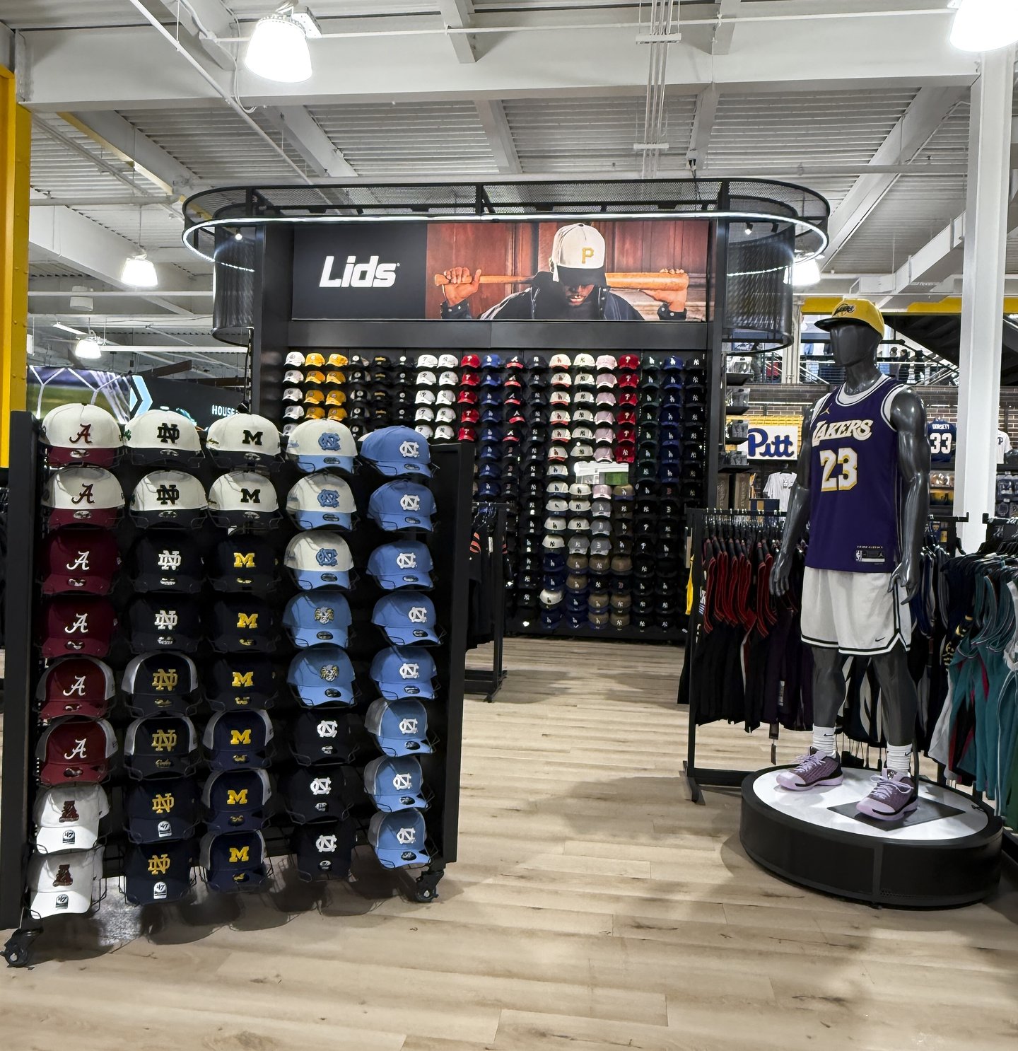 Lids x Dick's shop-in-shop