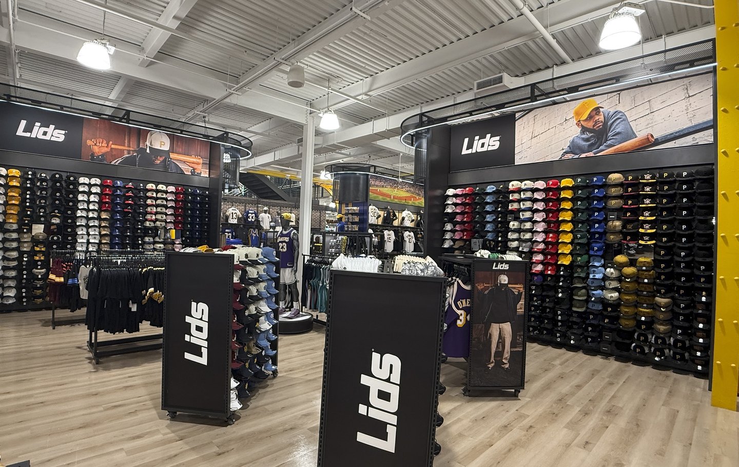 Lids x Dick's shop-in-shop