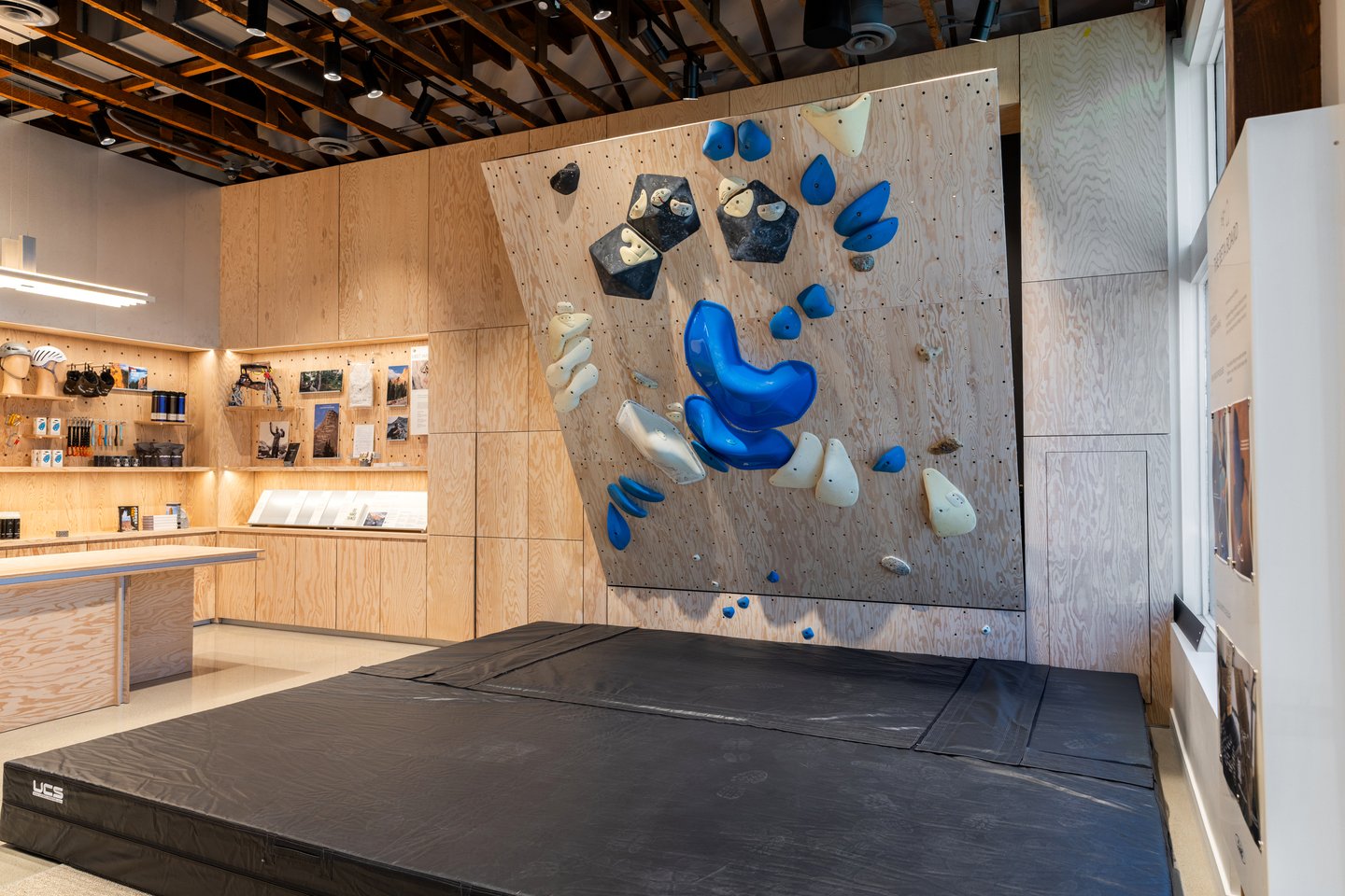 Arc’teryx Abbott Kinney store