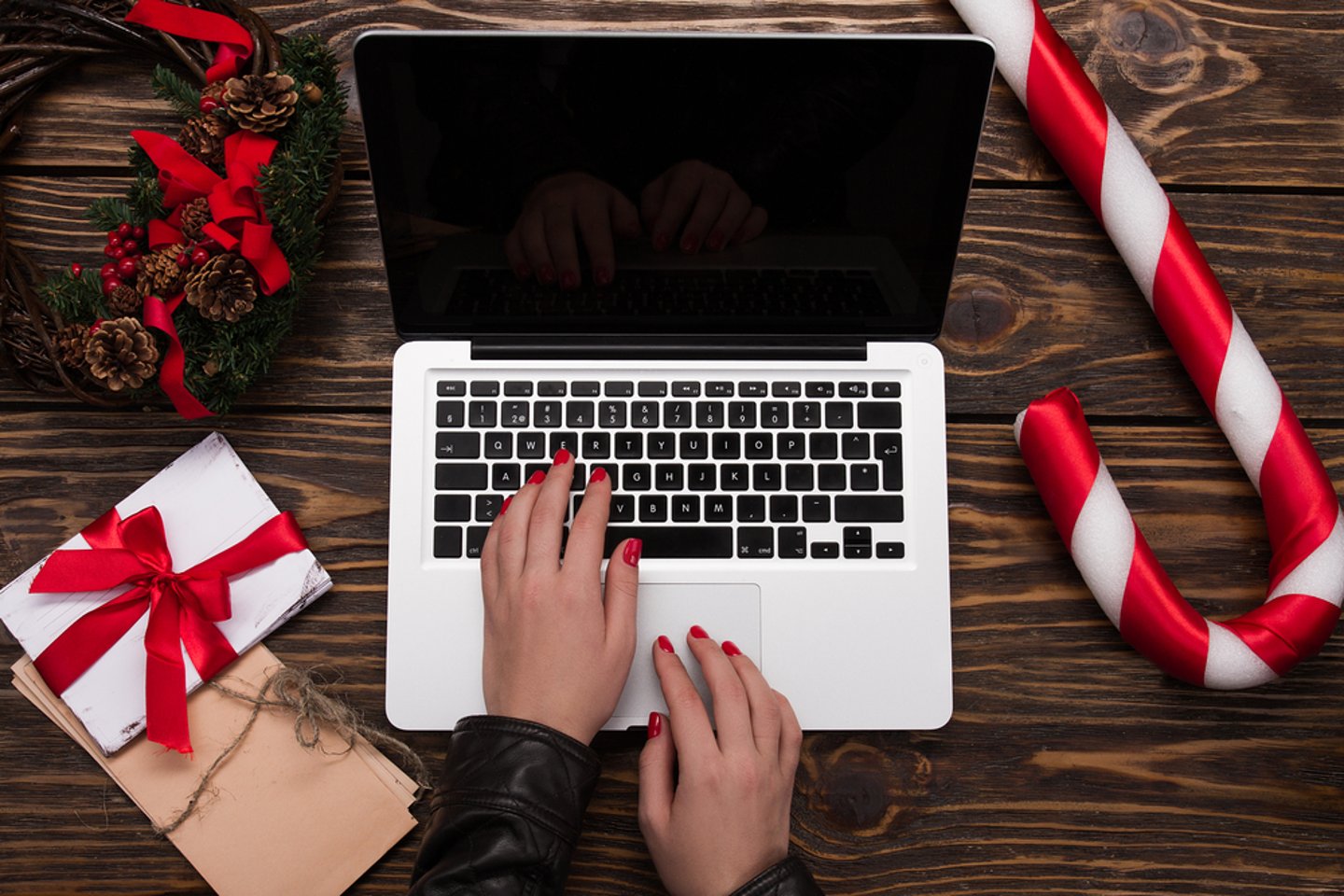 Online holiday shopping
