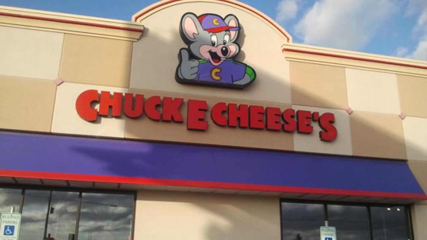 Chuck E. Cheese storefront