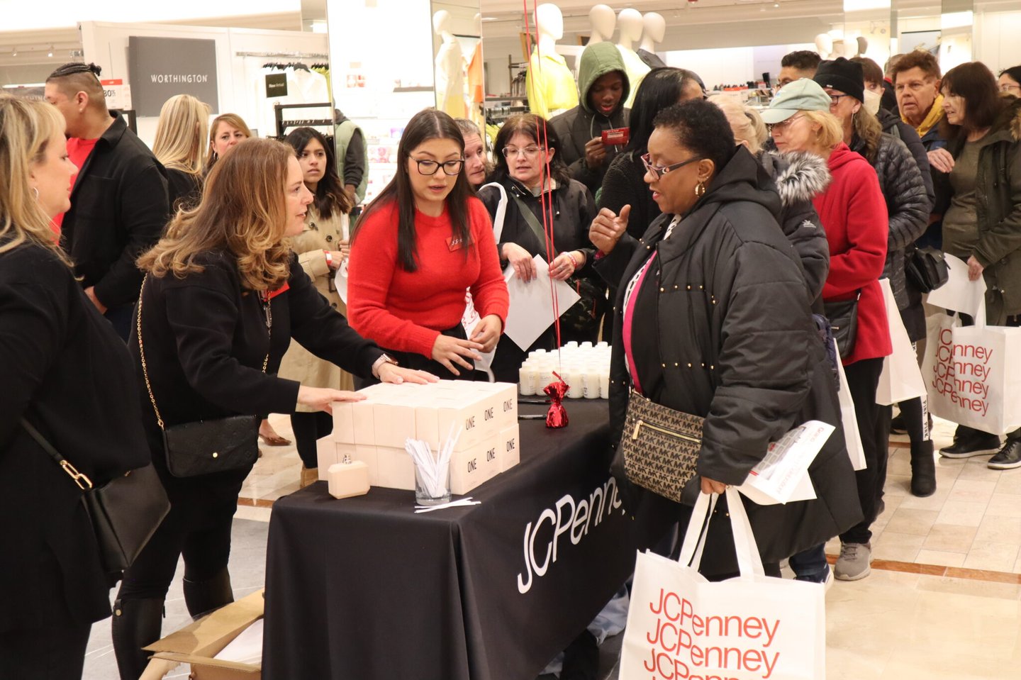 JCPenney Willowbrook crowd