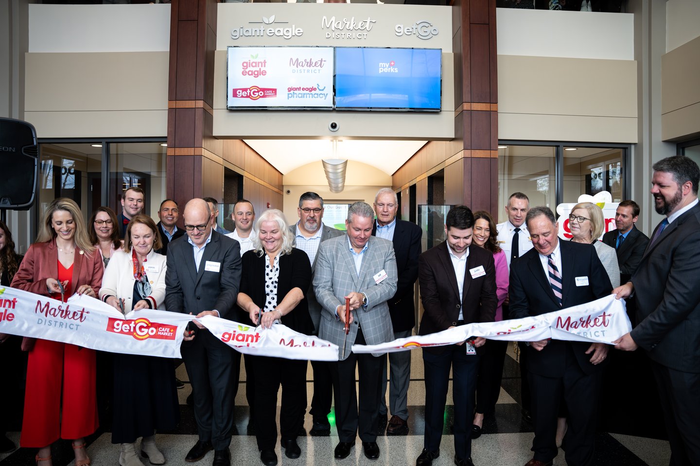 Ribbon cutting at Giant Eagle headquarters