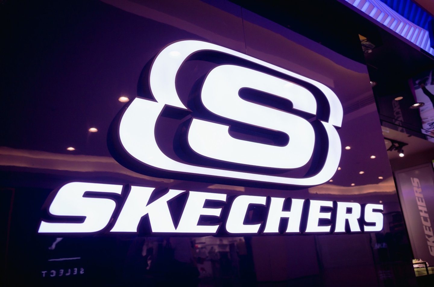 Skechers