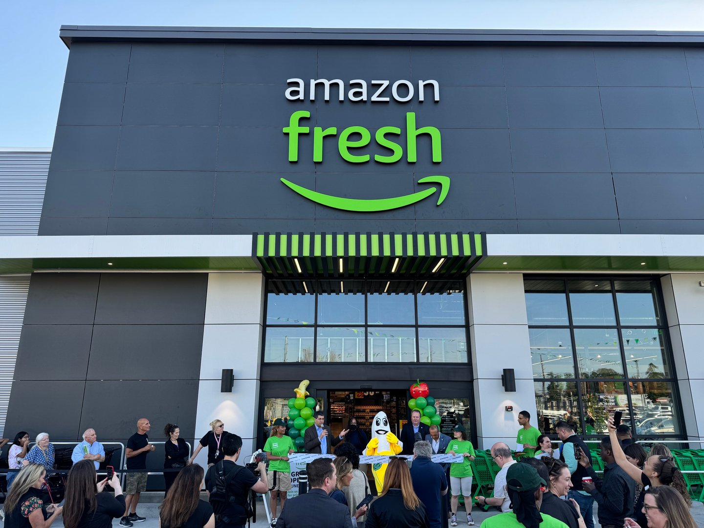 Opening of the Amazon Fresh Eatontown store (Image: Amazon).