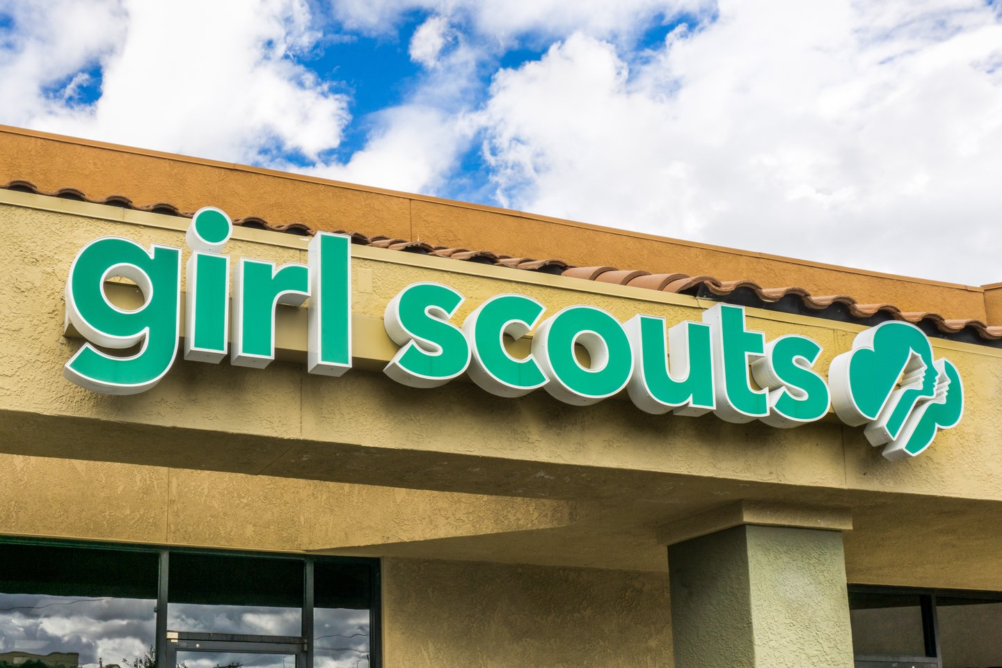 GIRL-SCOUTS