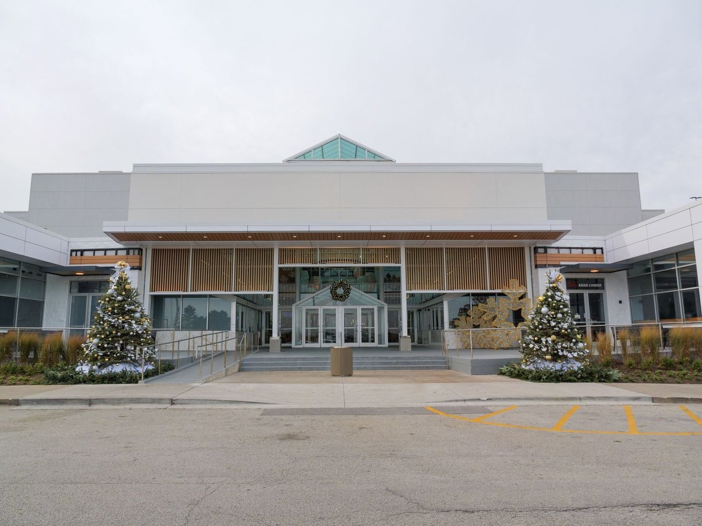 North Riverside Park Mall