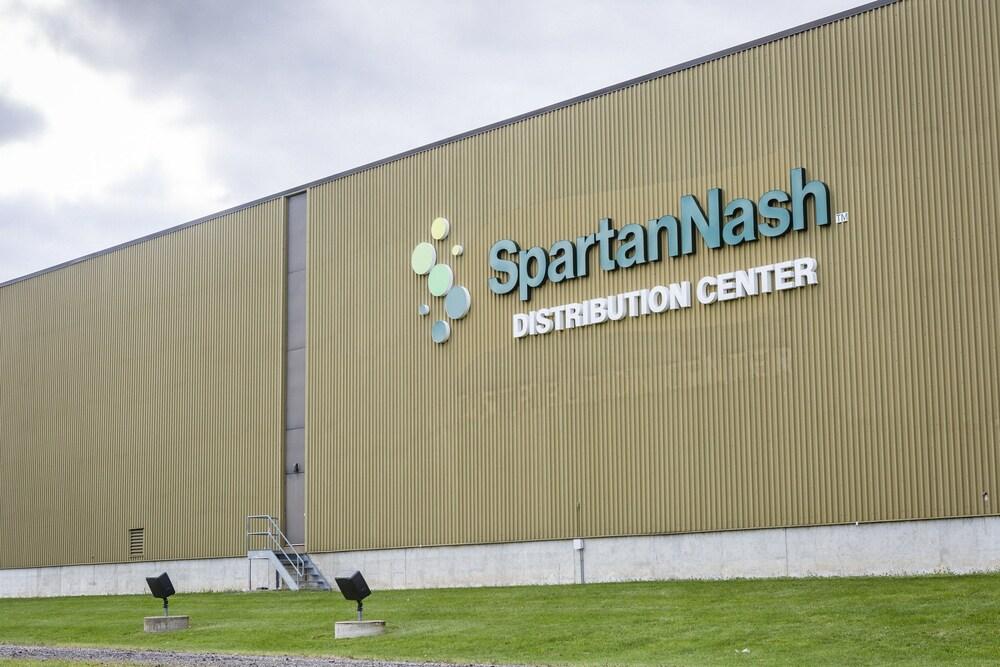 SpartanNash distribution center