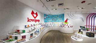 Lovepop interior